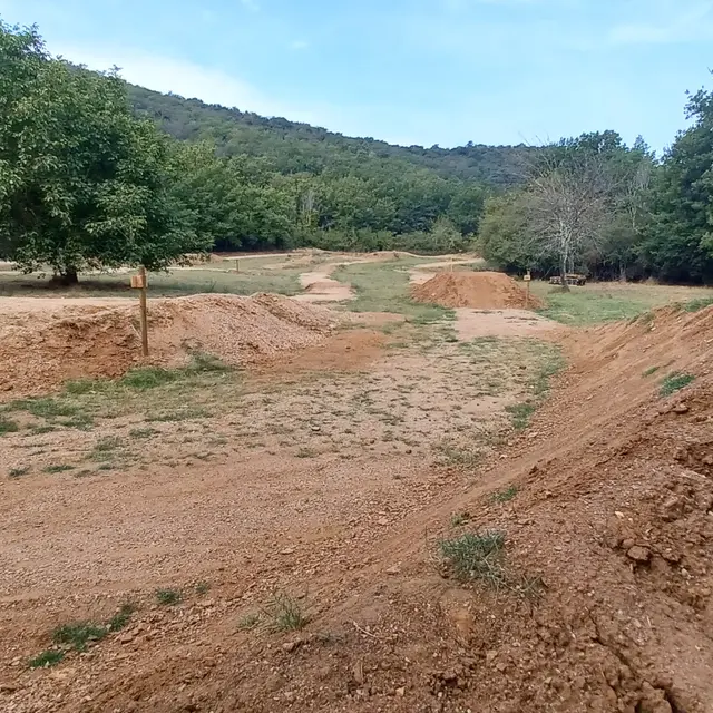 Terrain de bosses VTT à Collobrières