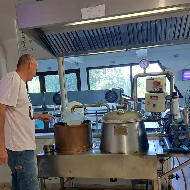 Visite de la confiserie et miellerie des ours_Saint-Jean-Saint-Nicolas