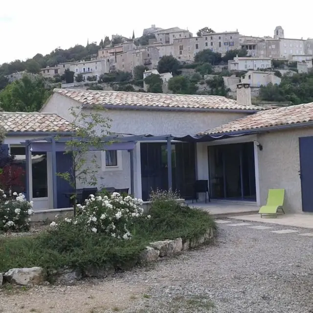 Maison neuve avec piscine