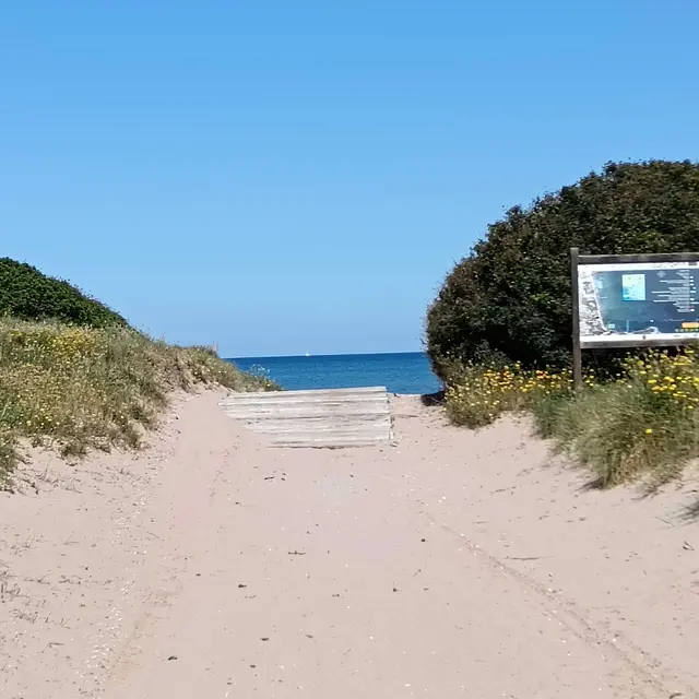 Accès plage de la Badine depuis la résidence