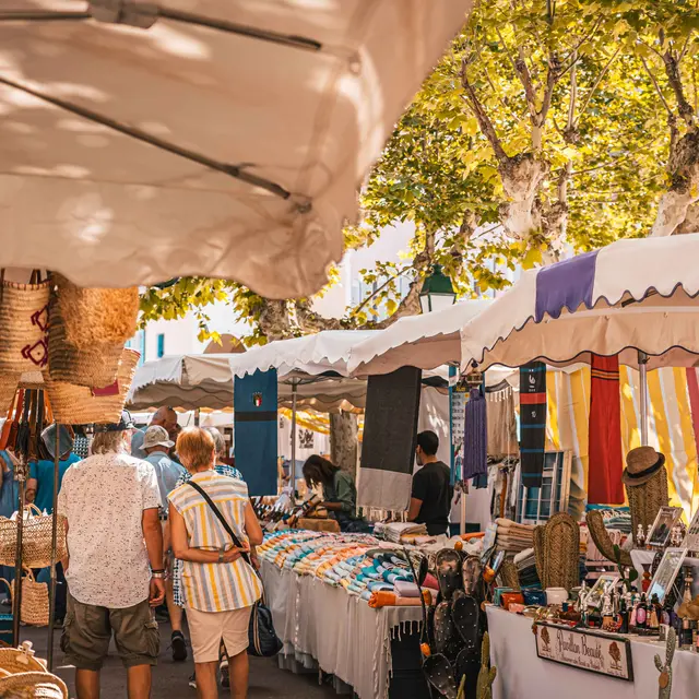 Braderie commerçante à Port Grimaud_Grimaud
