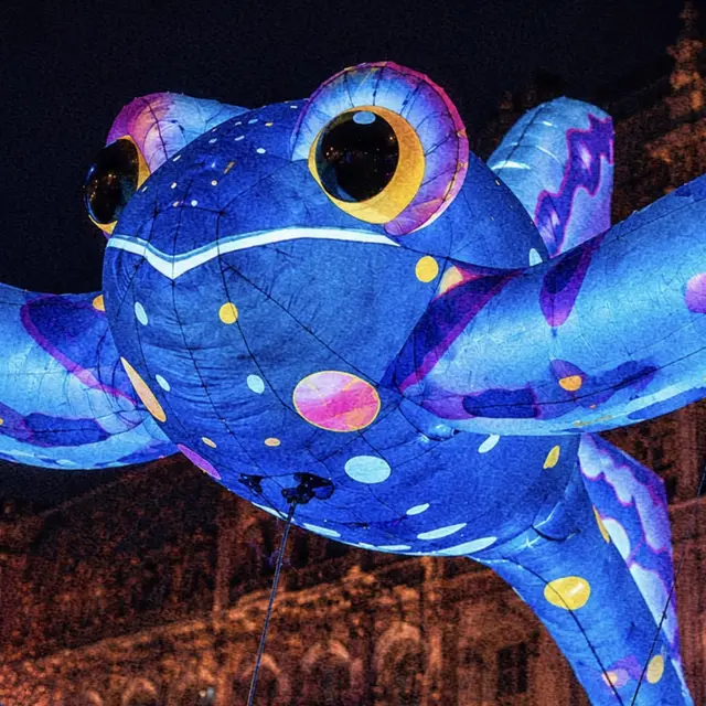 Parade Naurilos - Esprit de l'eau par la Cie Les Enfants des Fous_Saint-Tropez
