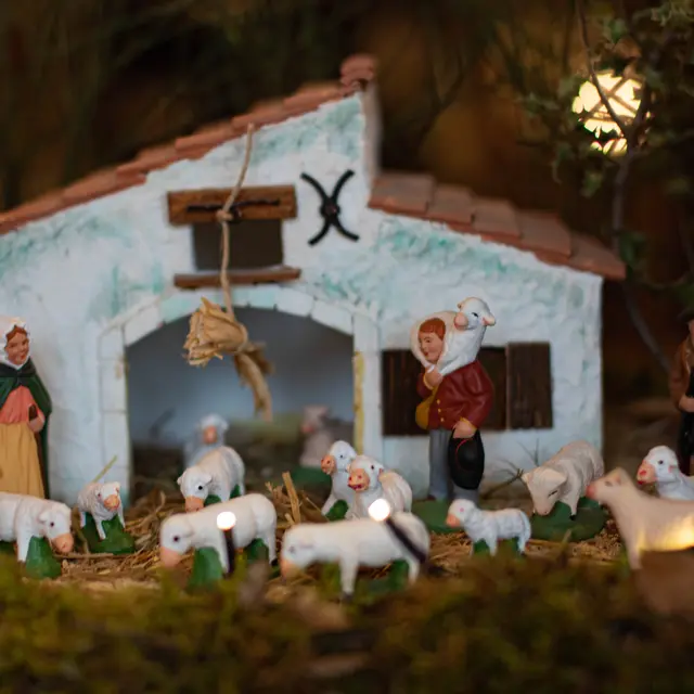 Crèche de l'office de tourisme_Pernes-les-Fontaines