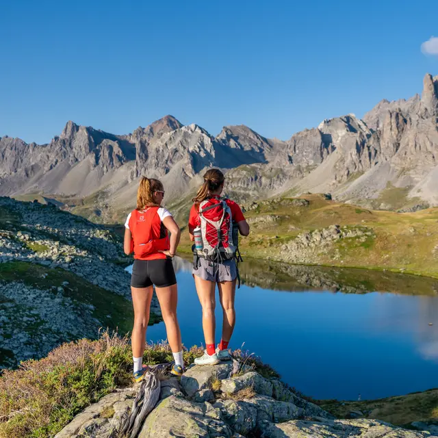 Lac long et rond des Muandes