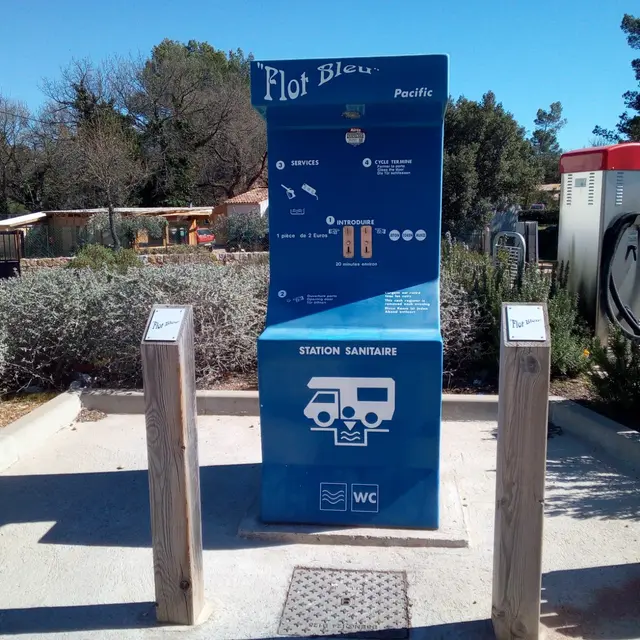 Aire de service pour camping car Intermarché