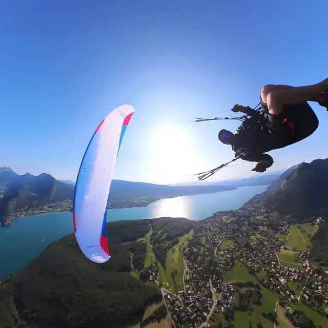 Bon cadeau : baptême parapente prestige_Talloires-Montmin