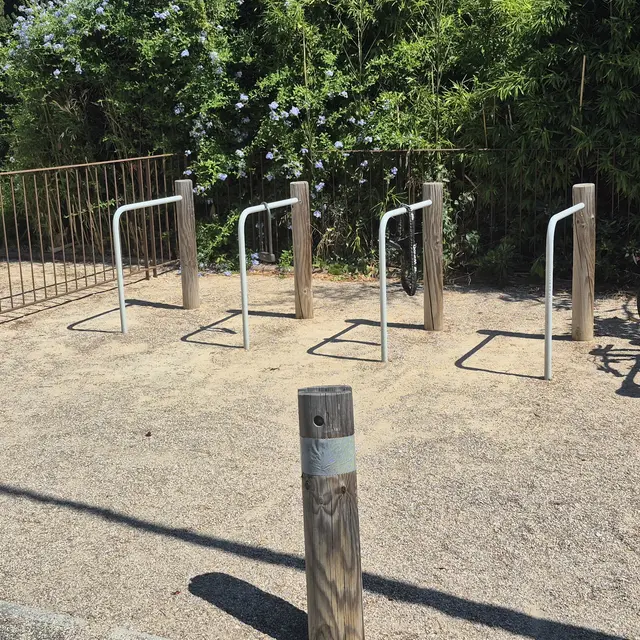 Parking à vélo - Avenue des Américains_Rayol-Canadel sur Mer