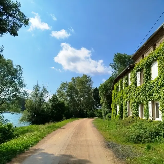 En visite sur le chemin de halage_Saint-Bernard