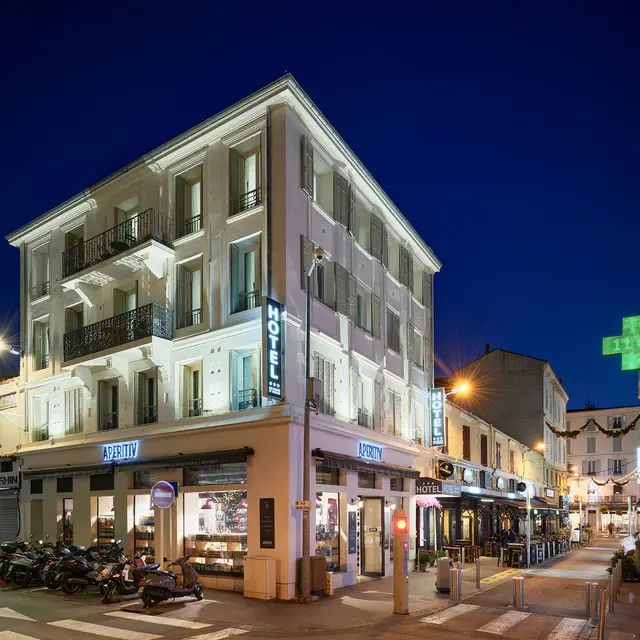 FACADE HOTEL