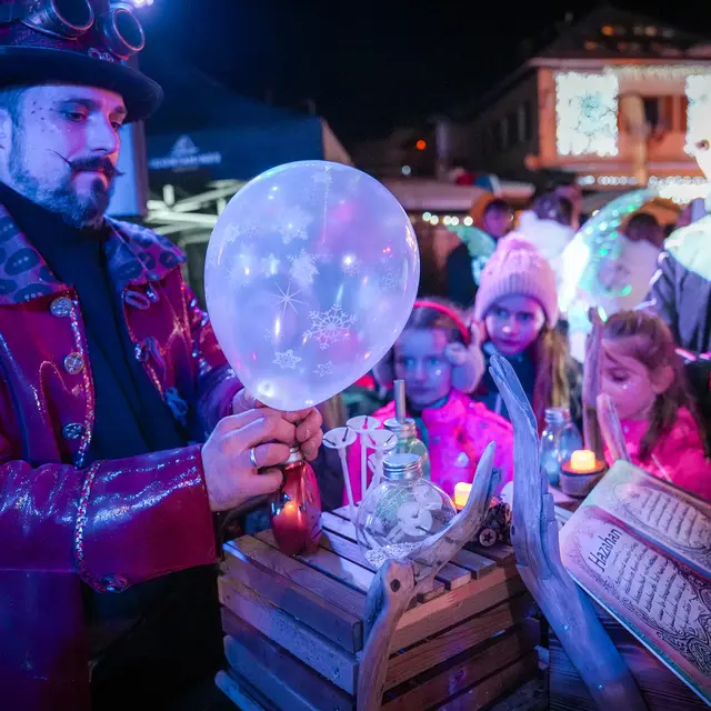 Spectacle déambulatoire Hazahan Éclats de Lune_Crest-Voland