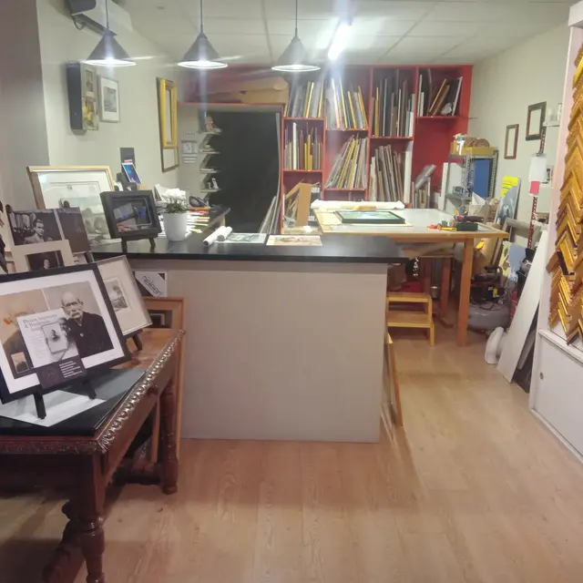 Dans les coulisses de l'encadrement d'art_Bourg-en-Bresse