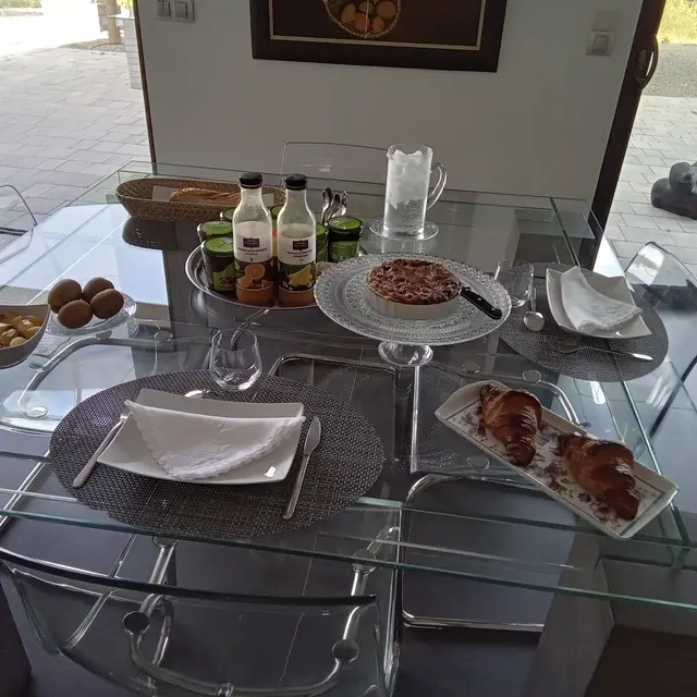 Petit déjeuner compris