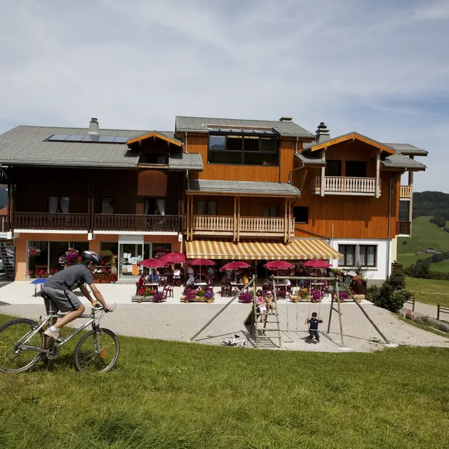 Hôtel Les skieurs - Hirmentaz