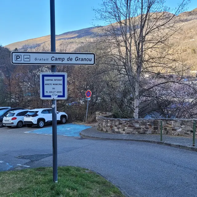 2025.parking.Camp.de.Granou.panneau1.CP.Jean.Magnard