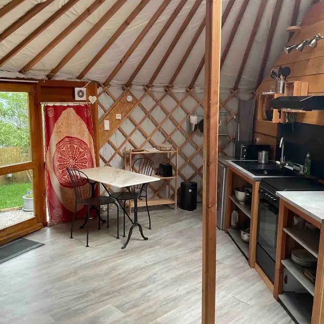 La Yourte_Châteauvieux