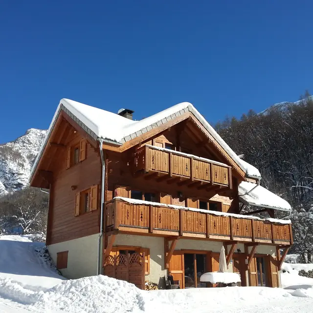 Vue extérieure hiver Gite de l'Ours Pont Peyron
