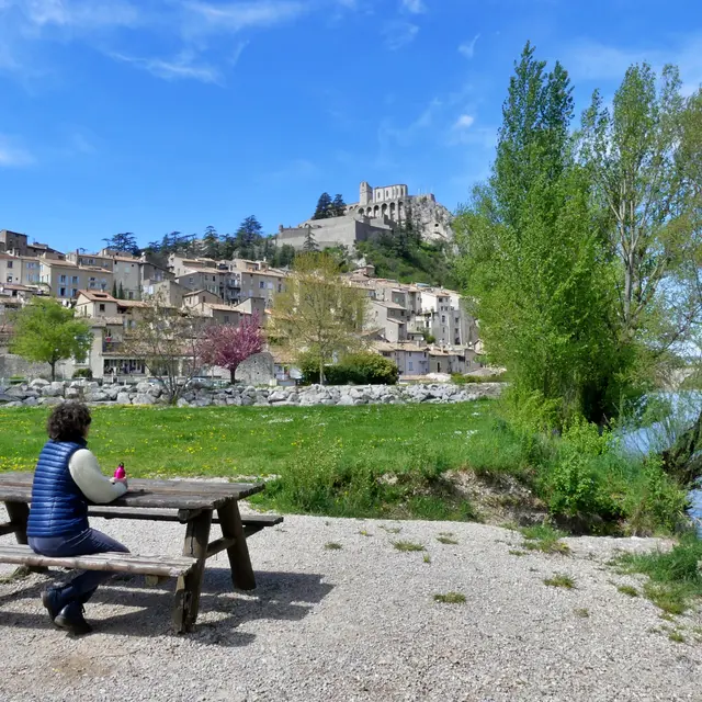 Aire de pique-nique du plan d'eau de Sisteron_Sisteron