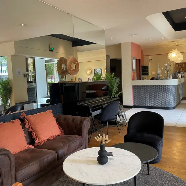 Hôtel Le Progrès -Salon-bar