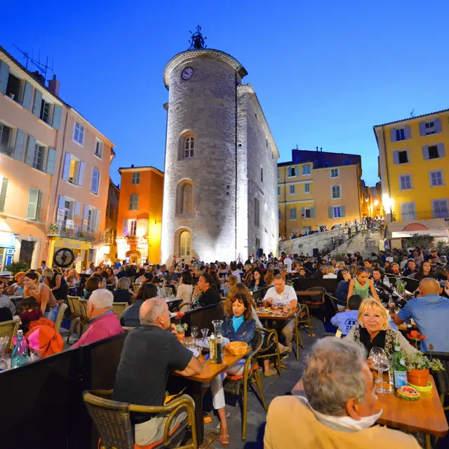 Restaurant Au Bon Coing Hyeres médiéval