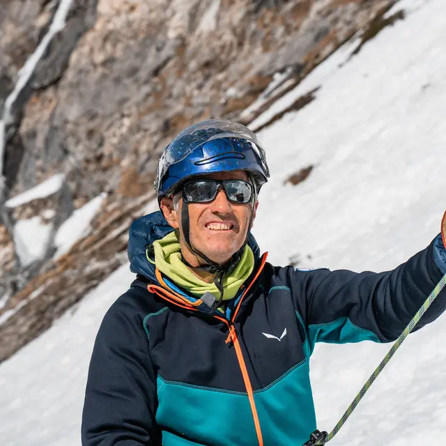 Cascade de glace avec Guide de Haute Montagne Yves Astier à Val d'Isère en hiver