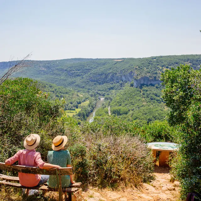 Aire de pique-nique du Cirque de bône_Saint-Antonin-Noble-Val