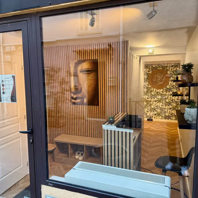 Entrée du salon de massage