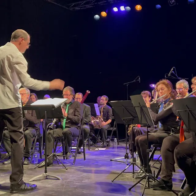 C'est pas fini ces comédies !_Lambesc