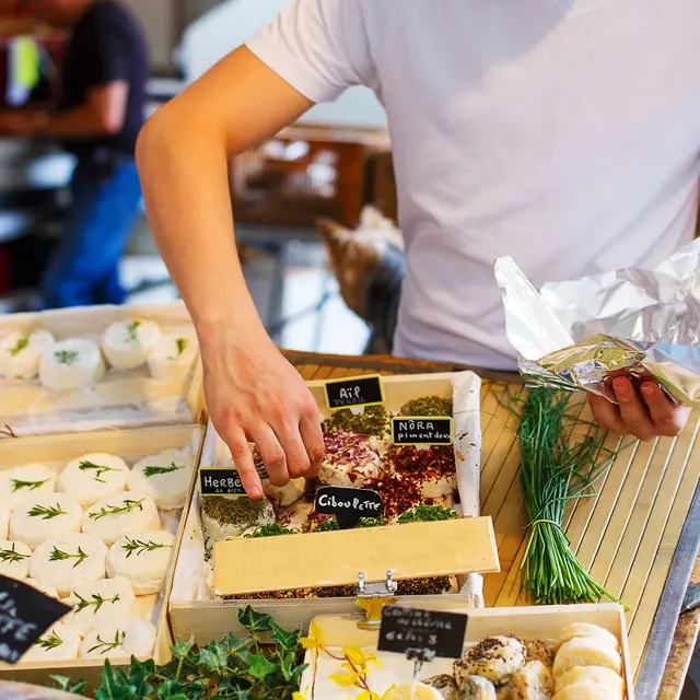 marché bi-hebdomadaire de Collobrières