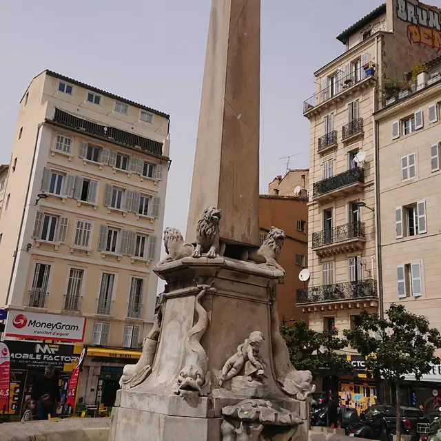 Fontaine Fossati place des Fainéants