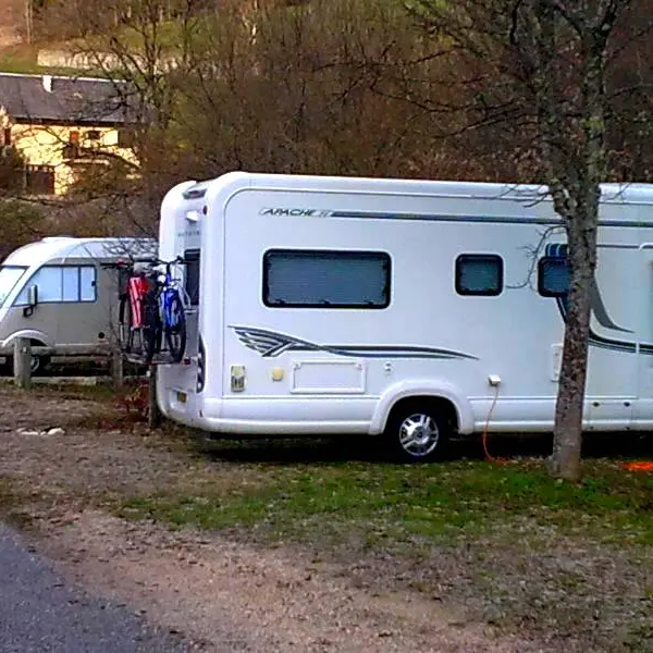 Aire pour camping-car au camping de l'Ourson - Entremont le Vieux