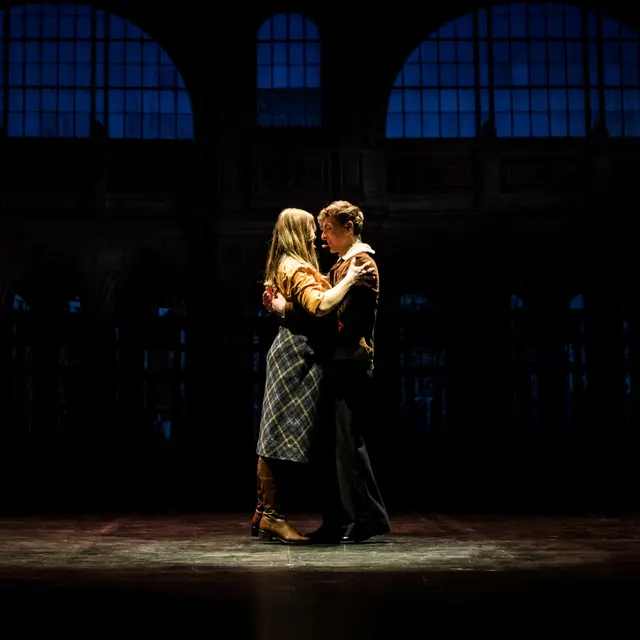 Mourir d'Aimer, les Amants Maudits de Mai 68 - Gare