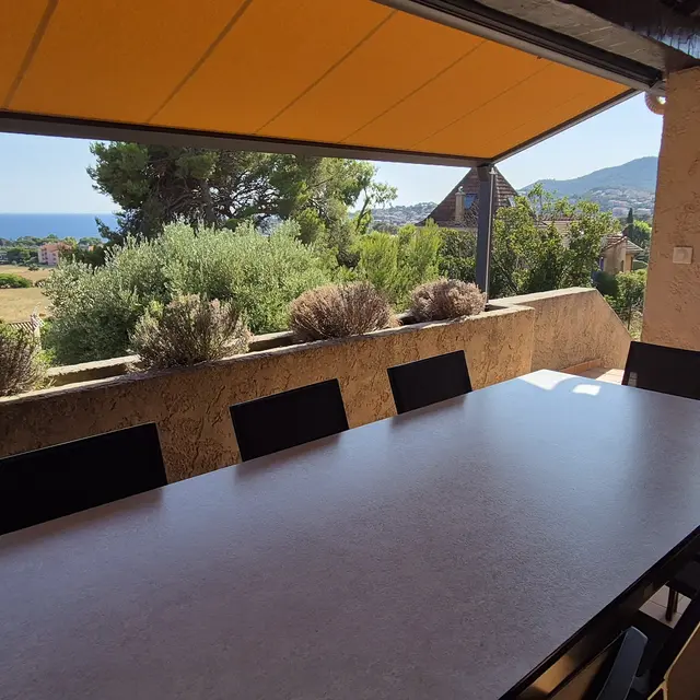 Pergola avec toile enroulable