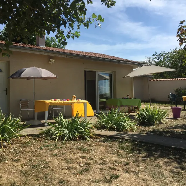 Exterieur du gite de Landuziere