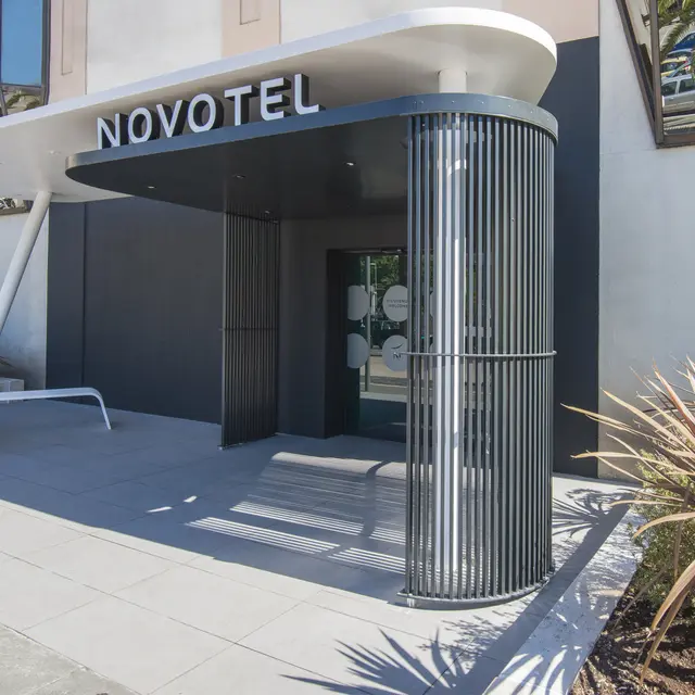 Entree Hotel