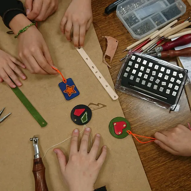 Initiation Maroquinerie_Les Gets