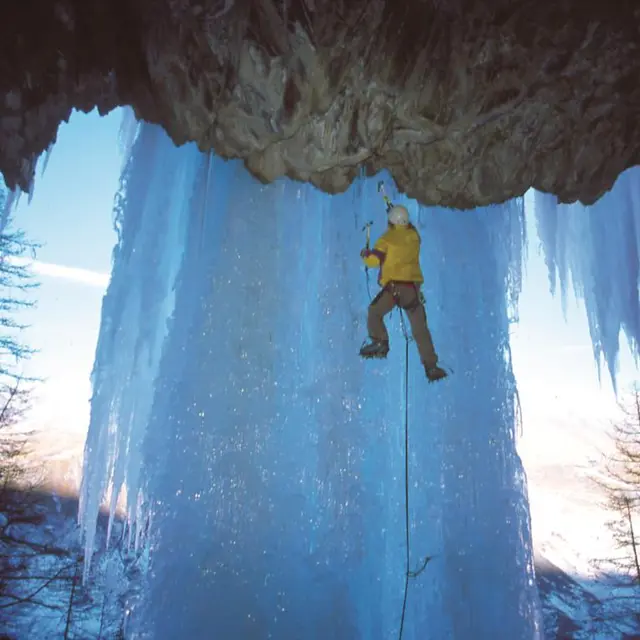 Cascade de glace avec le Bureau des guides - La Grave