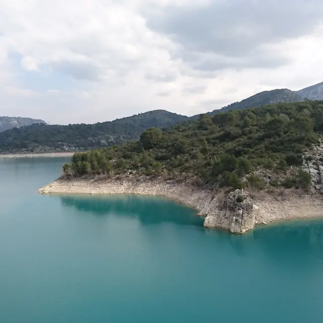Lac de Bimont, vue du barrage