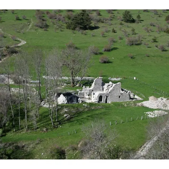 Vestiges de l'Abbaye de Clausonne