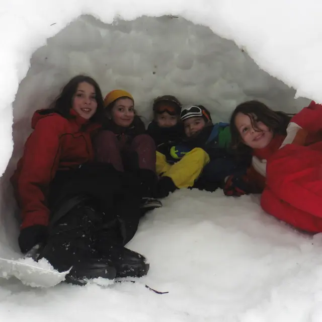 Construction d'igloo_La Chapelle-d'Abondance