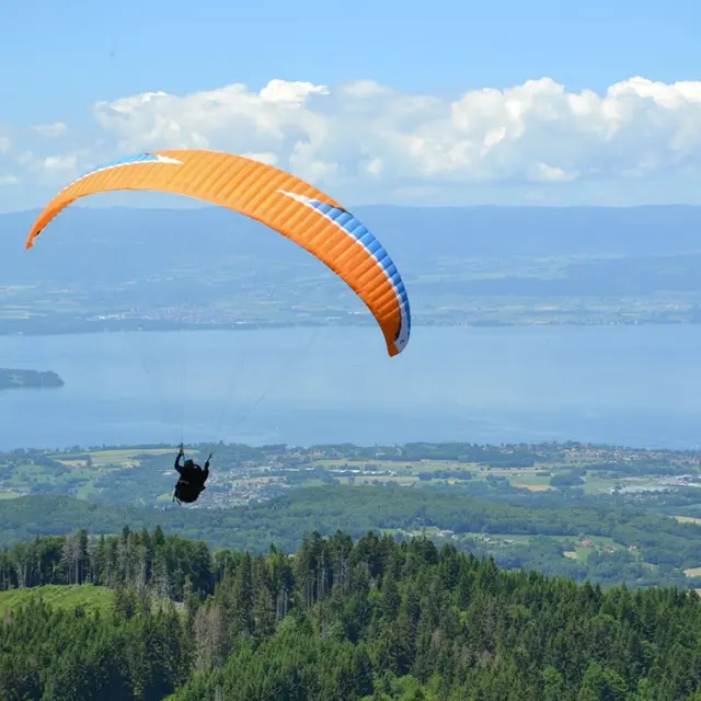 Aire de départ parapente et delta des Couteaux_Lullin