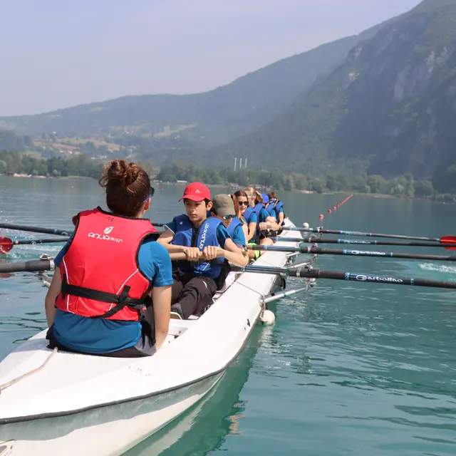 Découverte de l'aviron sur le lac d'Aiguebelette