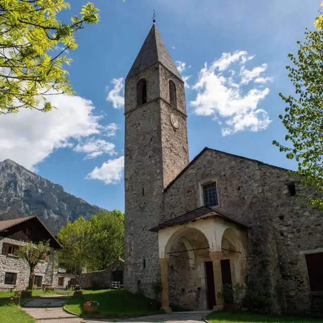 Eglise Ste Croix St Dalmas