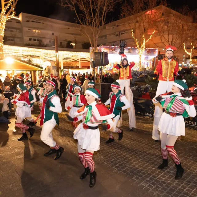 Le Village de Noël - Place de France - 2025_Mandelieu-La Napoule