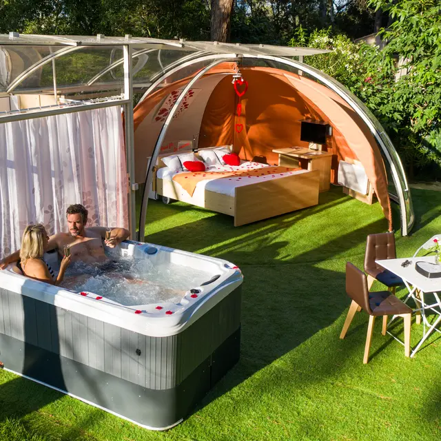 Ma bulle de verre sous les pins