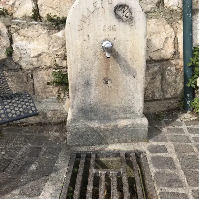 Fontaine quai Amiral Ponchardier