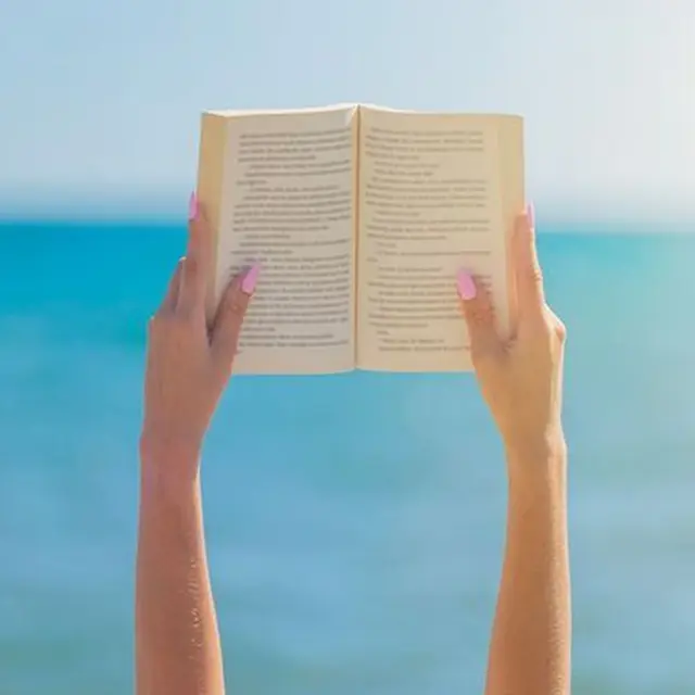Bibliothèque à la plage_Menton