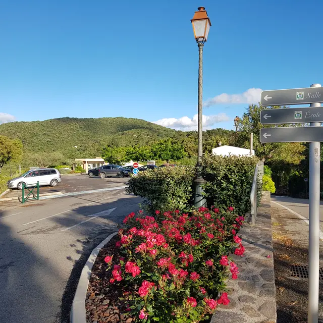 Parking de l'Espélidou à Gassin