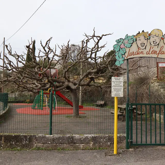 Aire de jeux d'enfant des Mauvares_Rognes