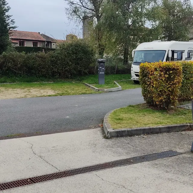 Aire de service de camping-car_Chambles