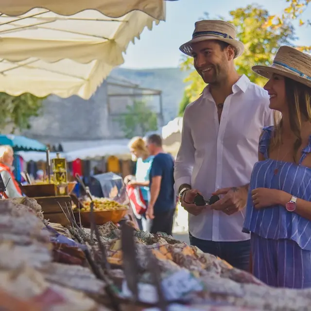 Marché de Bonnieux